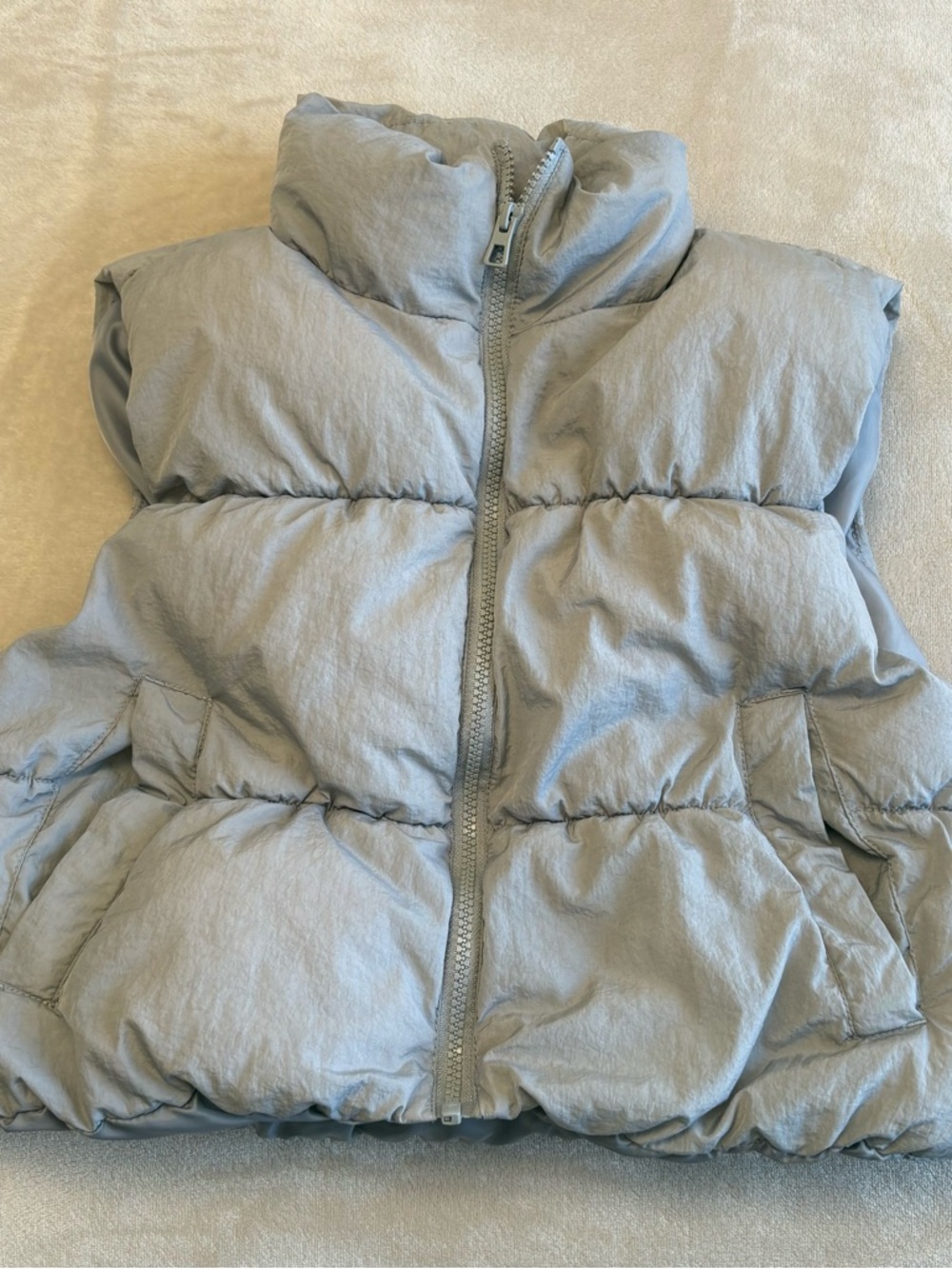 H&M Lightweight Puffer Vest in Light Gray